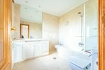 4 bedrooms House in Villaquilambre, Spain No. 86976 - Image 15