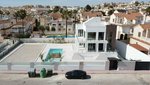 4 bedrooms Villa in Torrevieja, Spain No. 8873 - Image 7
