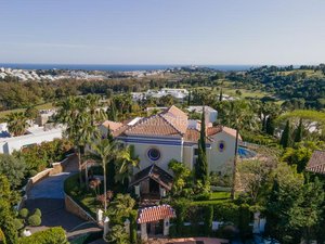 5 bedrooms Villa in Malaga, Spain No. 89196