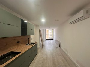 136m² Office in Valencia, Spain No. 89396