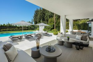 6 bedrooms Villa in Marbella, Spain No. 92111