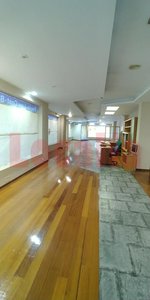 180m² Commercial property in Santander, Spain No. 92464 - Image 8