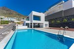 4 bedrooms Villa in Adeje, Spain No. 92736 - Image 3
