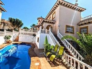 4 bedrooms Villa in La Zenia, Spain No. 94370