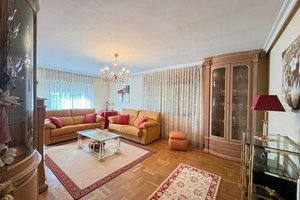 5 bedrooms Apartment in Leon, Spain No. 95377