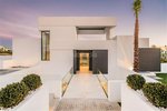 5 bedrooms Villa in Marbella, Spain No. 95947 - Image 3