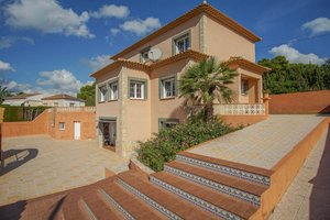 5 bedrooms Villa in Calpe, Spain No. 9761