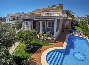 6 bedrooms Villa in Torrevieja, Spain No. 98612