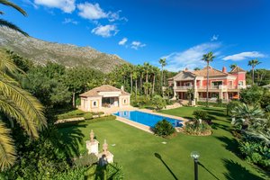 9 bedrooms Villa in Marbella, Spain No. 99873