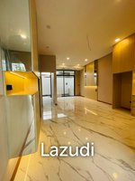 8 bedrooms Villa in Pattaya, Thailand No. 17184 - Image 9