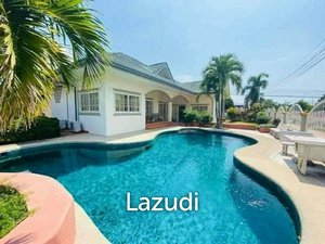 4 bedrooms Villa in Pattaya, Thailand No. 17699