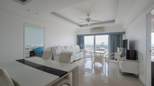 2 bedrooms Condo in Pattaya, Thailand No. 18971