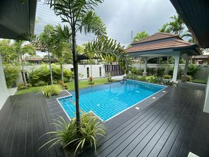 4 bedrooms Villa in Pattaya, Thailand No. 20225