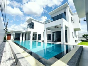 4 bedrooms Cafe / restaurant in Pattaya, Thailand No. 21930