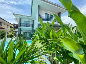 5 bedrooms Villa in Pattaya, Thailand No. 22718