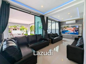 7 bedrooms Villa in Pattaya, Thailand No. 23438