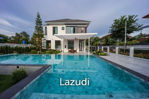 4 bedrooms Villa in Pattaya, Thailand No. 23534