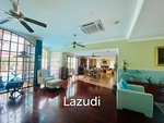 5 bedrooms Villa in Pattaya, Thailand No. 23657 - Image 2