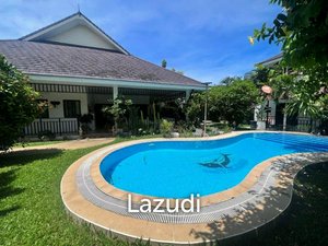 5 bedrooms Villa in Hua Hin, Thailand No. 24078
