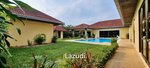 4 bedrooms Villa in Pattaya, Thailand No. 25416 - Image 2
