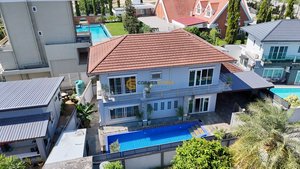 295m² Cafe / restaurant in Pattaya, Thailand No. 25748