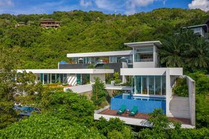4 bedrooms Villa in Phuket, Thailand No. 337