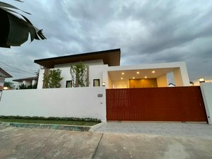 3 bedrooms Villa in Pattaya, Thailand No. 4258