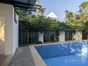 4 bedrooms Villa in Bangkok, Thailand No. 4974