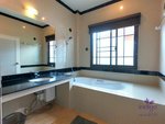 4 bedrooms House in Saraphi, Thailand No. 5219 - Image 11