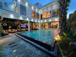 8 bedrooms Villa in Pattaya, Thailand No. 5351