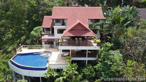 3 bedrooms Villa in Patong, Thailand No. 5545