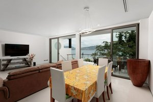 3 bedrooms Villa in Patong, Thailand No. 5954