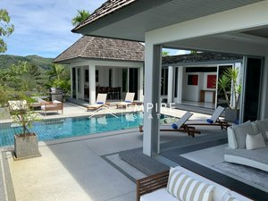 4 bedrooms Villa in Bang Tao, Thailand No. 6086