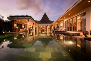 4 bedrooms Villa in Phuket, Thailand No. 8584