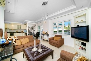 4 rooms Apartment in Alanya, Turkey No. 18739