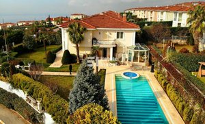 Villa 6+2 in Istanbul, Turkey No. 25332