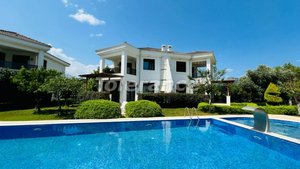 Villa 3+1 in Kemer, Turkey No. 26333