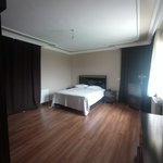 Villa 6+1 in Bueyuekcekmece, Turkey No. 27028 - Image 6