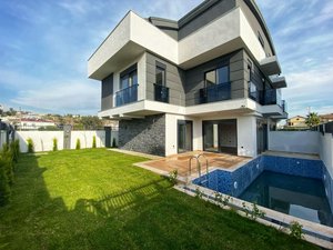 Villa 3+1 in Kundu, Turkey No. 28013