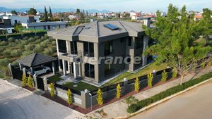 Villa 5+1 in Antalya, Turkey No. 28147