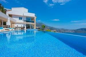 Villa 6+1 in Antalya, Turkey No. 4668