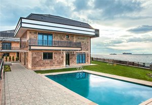 Villa 2+4 in Istanbul, Turkey No. 7474