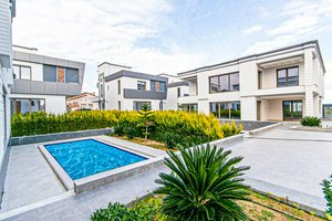 Villa 3+3 in Kundu, Turkey No. 822