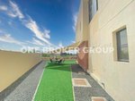 5 bedrooms Villa in Dubai, UAE No. 1010 - Image 7
