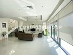 5 bedrooms Villa in Dubai, UAE No. 1010 - Image 10