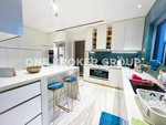 6 bedrooms Villa in Dubai, UAE No. 1170 - Image 3