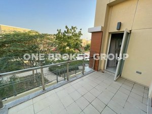 4 bedrooms Villa in Al Barsha, UAE No. 1171