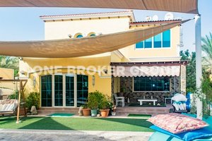 5 bedrooms Villa in Jumeirah Park, UAE No. 1194