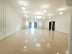 8 bedrooms Villa in Abu Dhabi, UAE No. 12184 - Image 2