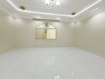 8 bedrooms Villa in Abu Dhabi, UAE No. 12184 - Image 6